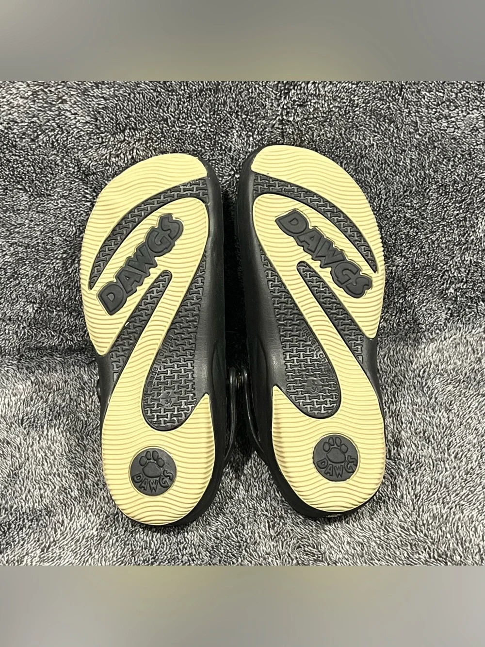 Kids' Dawgs 3-Strap youth Sandals size 2/34